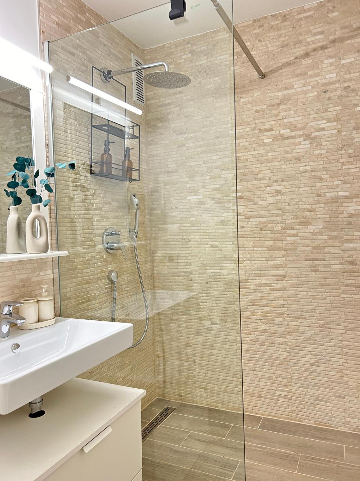 Modernes Designer-Apartment Fuer 7 Gaeste - 80Qm In Zentraler Lage, Self-Check-In 卡尔斯鲁厄 外观 照片