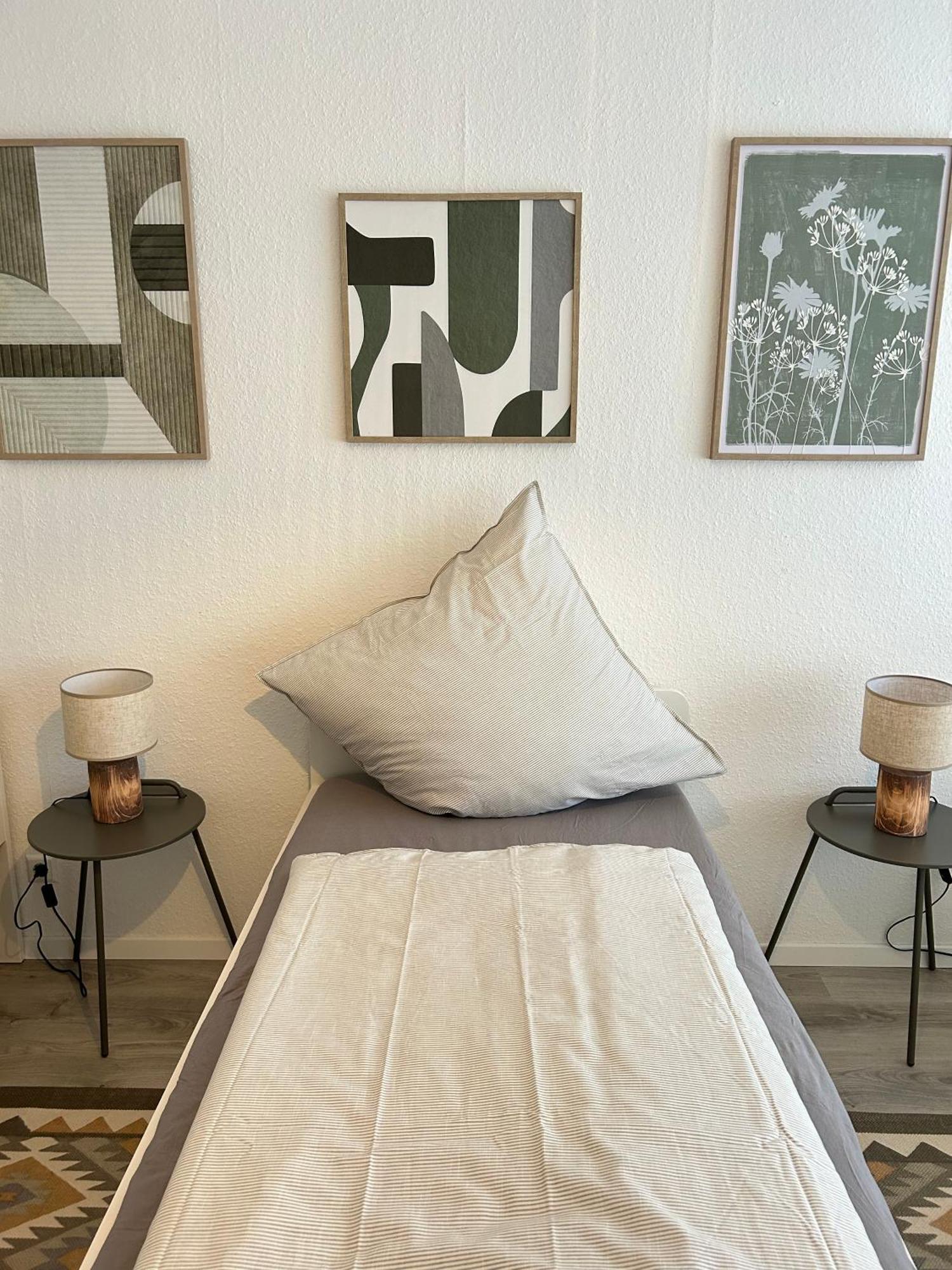 Modernes Designer-Apartment Fuer 7 Gaeste - 80Qm In Zentraler Lage, Self-Check-In 卡尔斯鲁厄 外观 照片