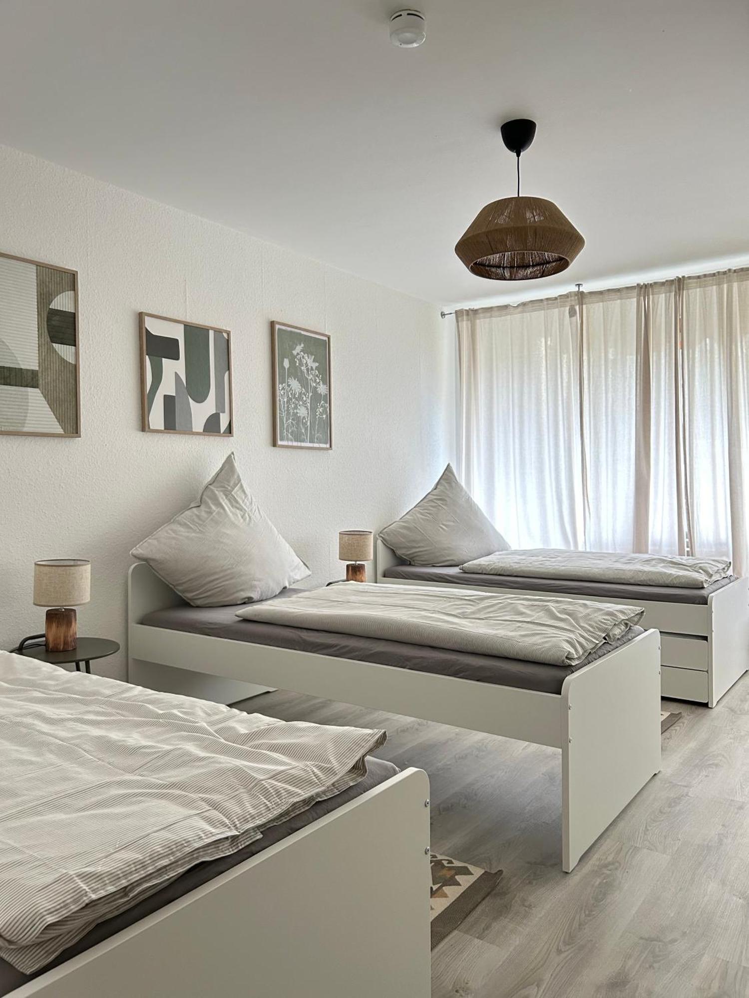 Modernes Designer-Apartment Fuer 7 Gaeste - 80Qm In Zentraler Lage, Self-Check-In 卡尔斯鲁厄 外观 照片